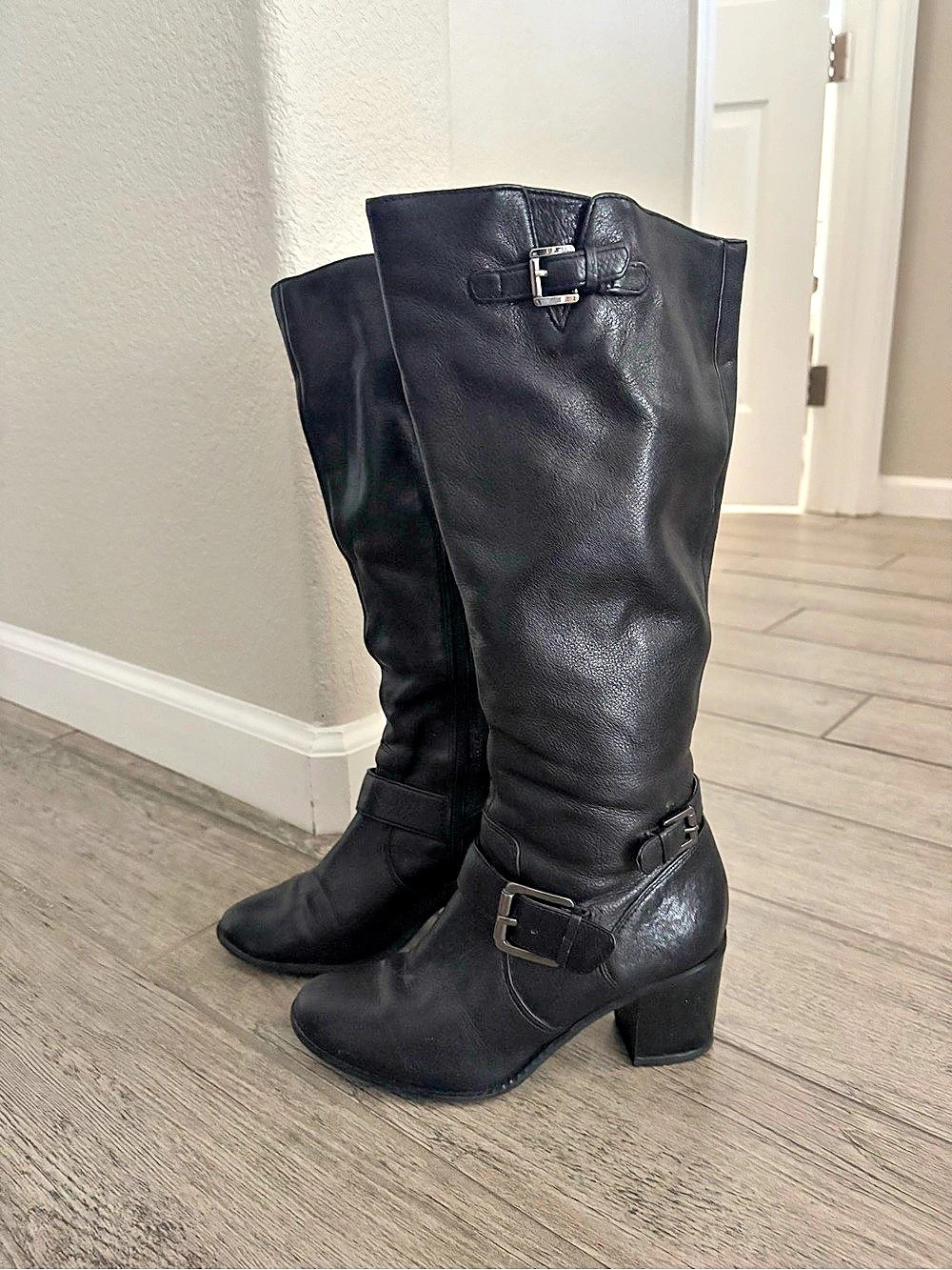 ALFANI Black Leather Heeled Boots